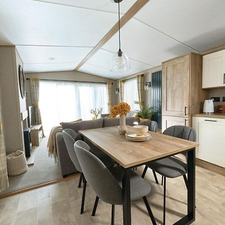 Emma'S Oasis 2-Bedroom Caravan At Durdle Door Sleeps 4 West Lulworth Exterior photo